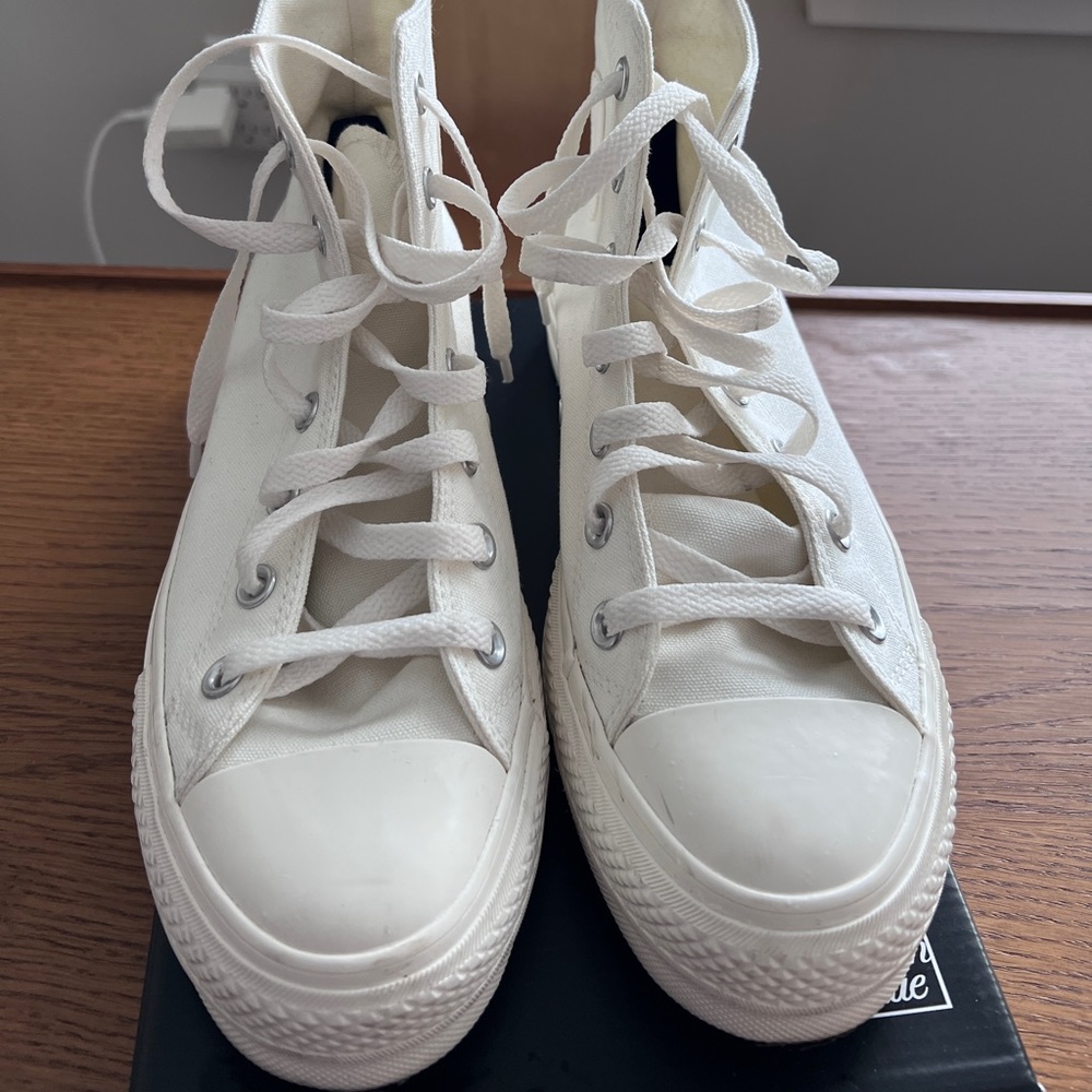 Platform converse